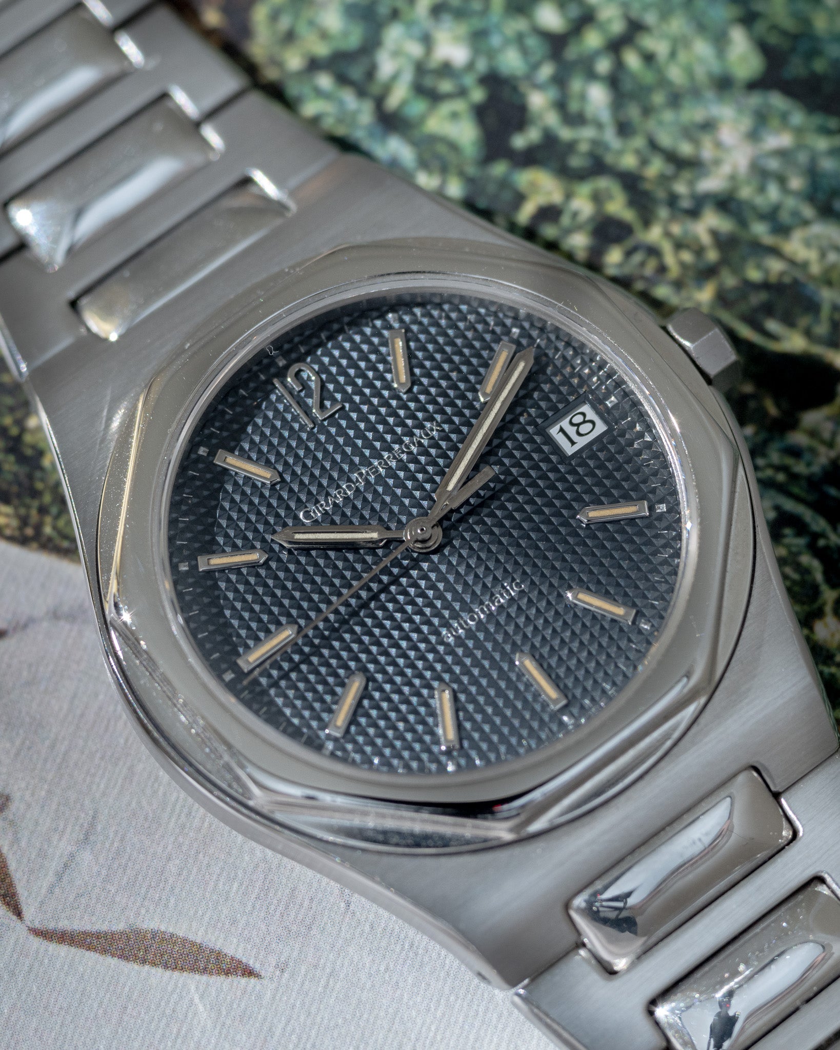 Girard-Perregaux Laureato Reference 8010