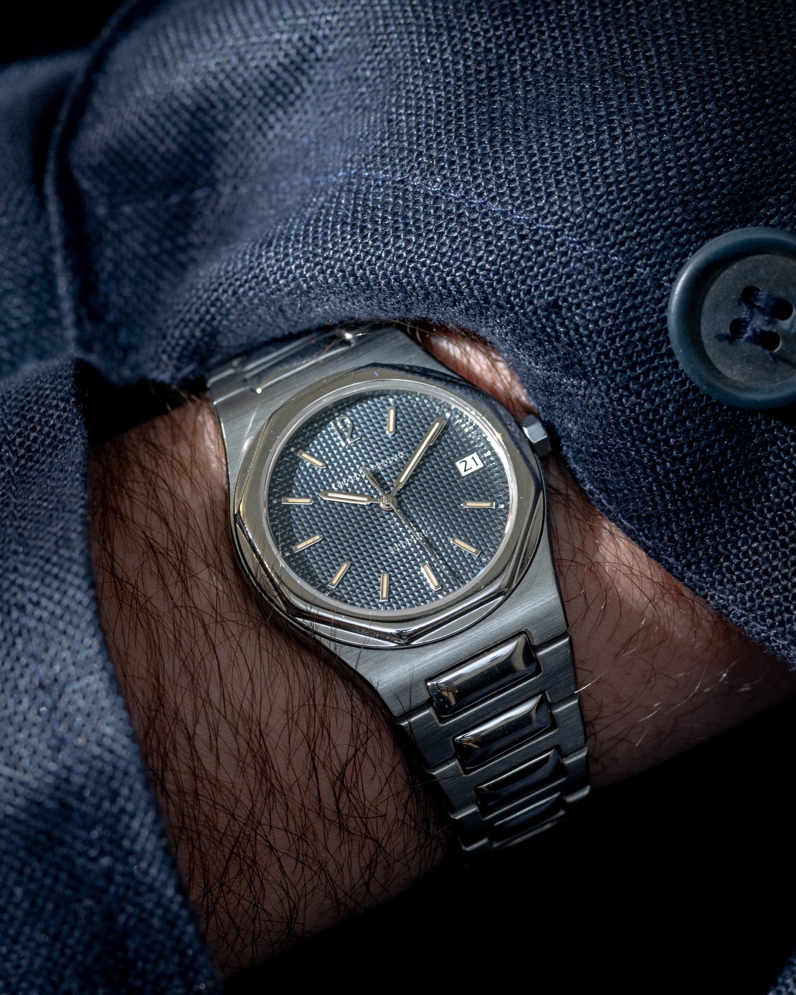 Girard-Perregaux Laureato Reference 8010