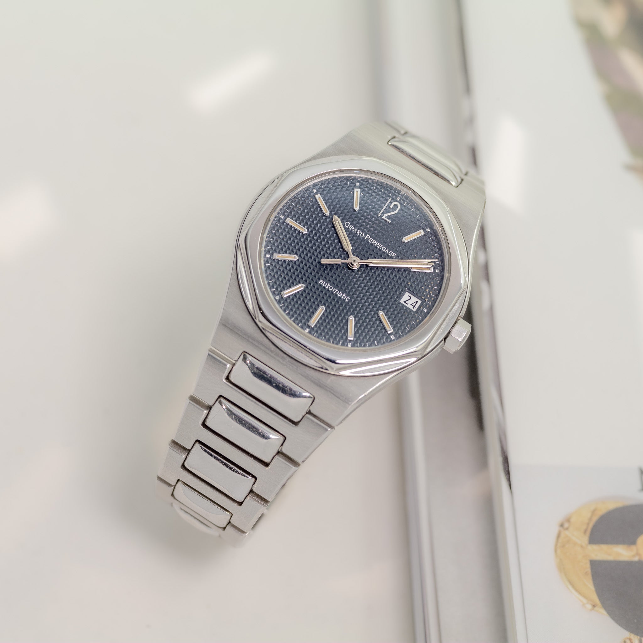 Girard-Perregaux Laureato Reference 8010