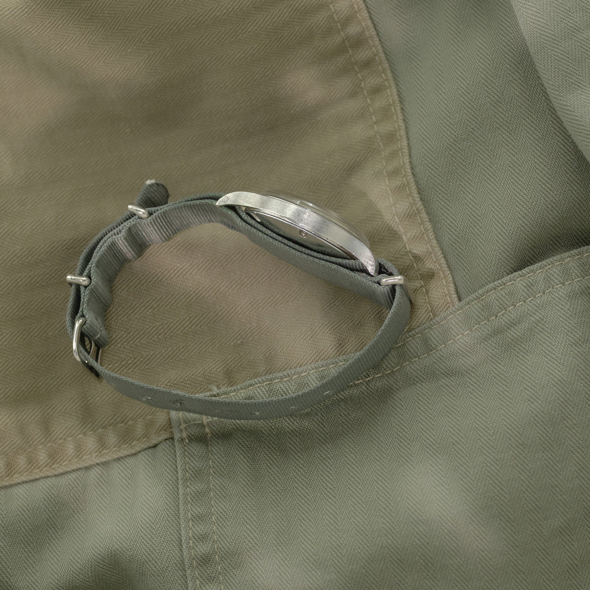 Smiths W-10 Military