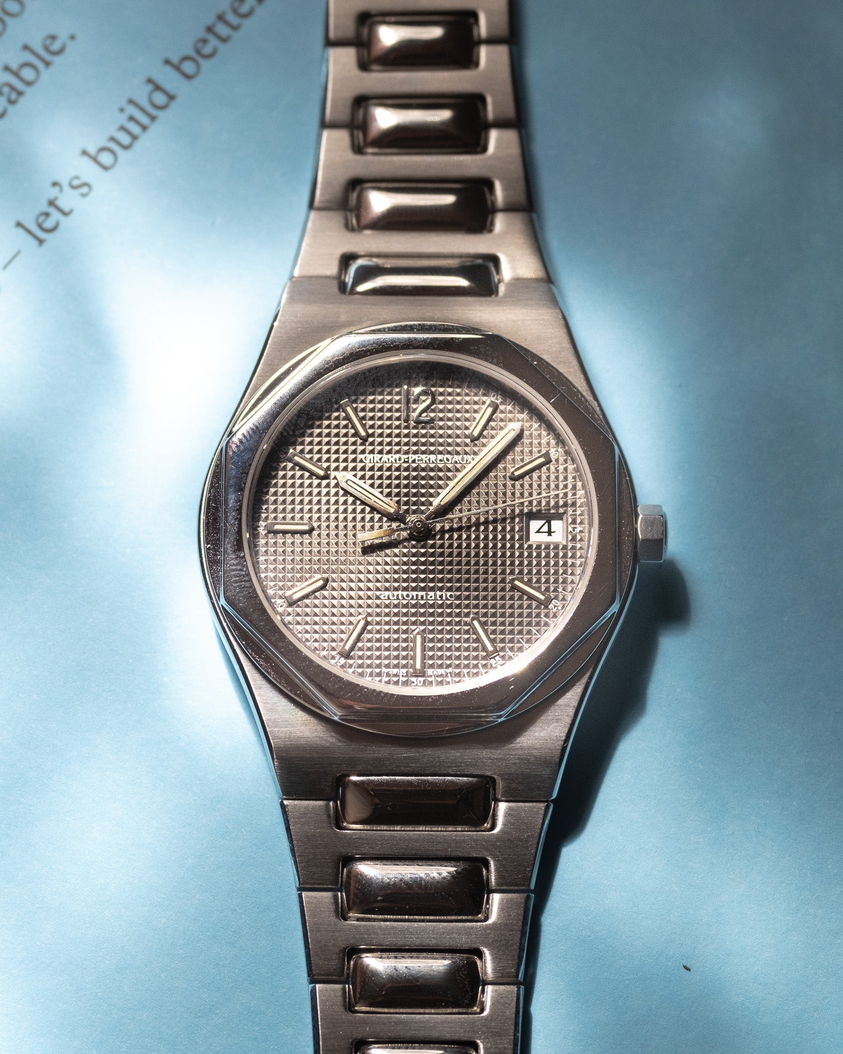 Girard Perregaux Laureato Reference 8010 lespetitshorlogers