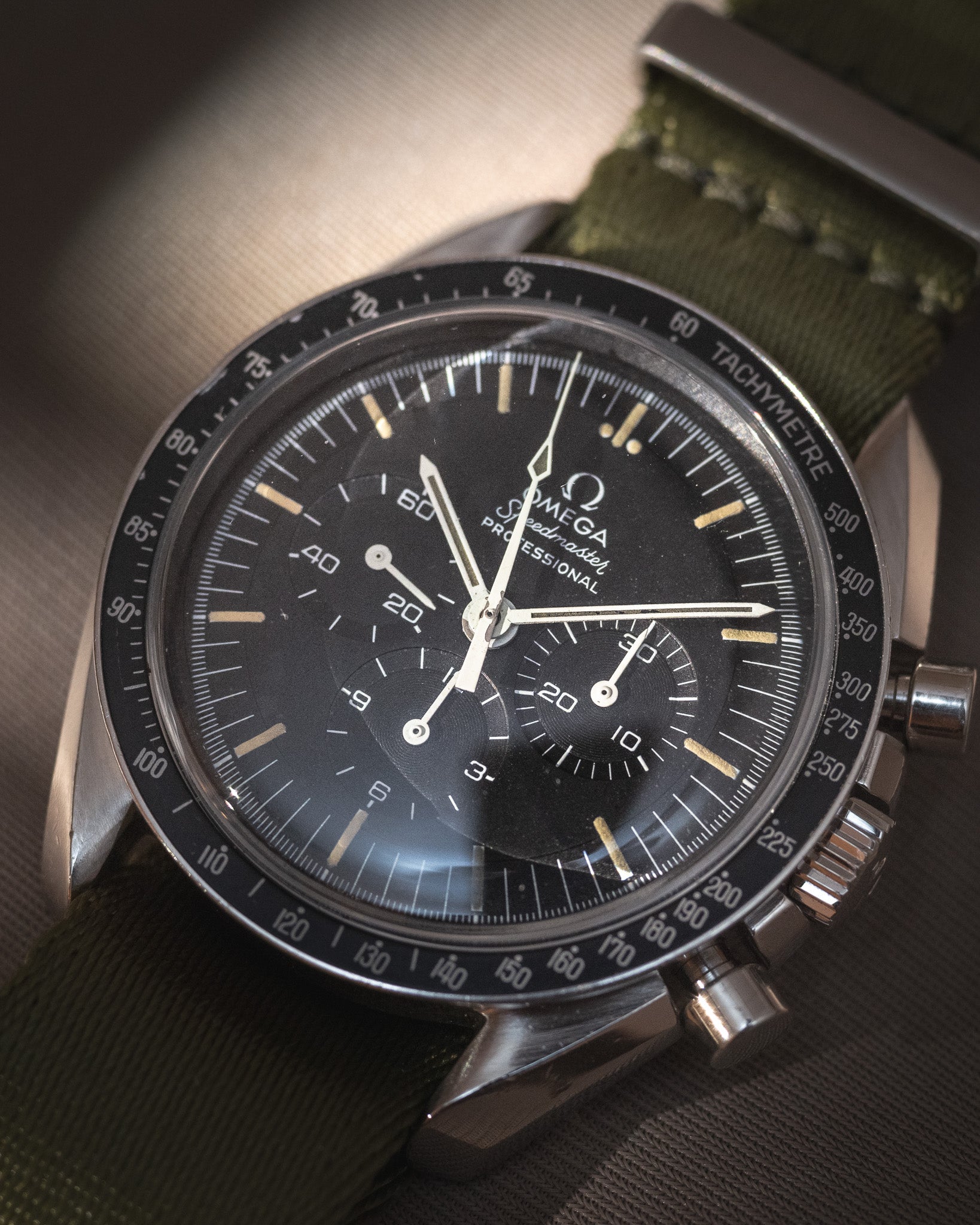 Omega Speedmaster Moonwatch Straight Writing