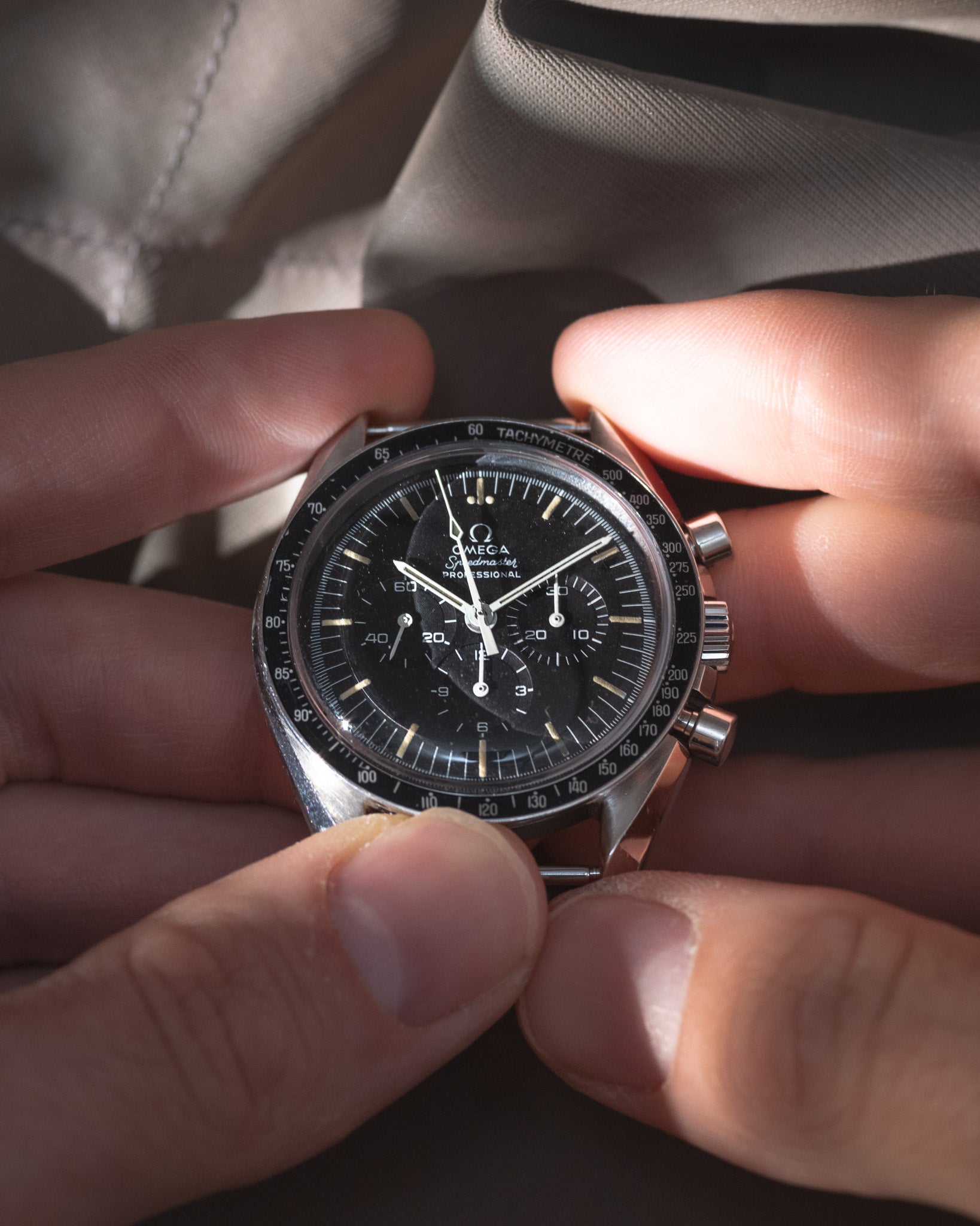 Omega Speedmaster Moonwatch Straight Writing