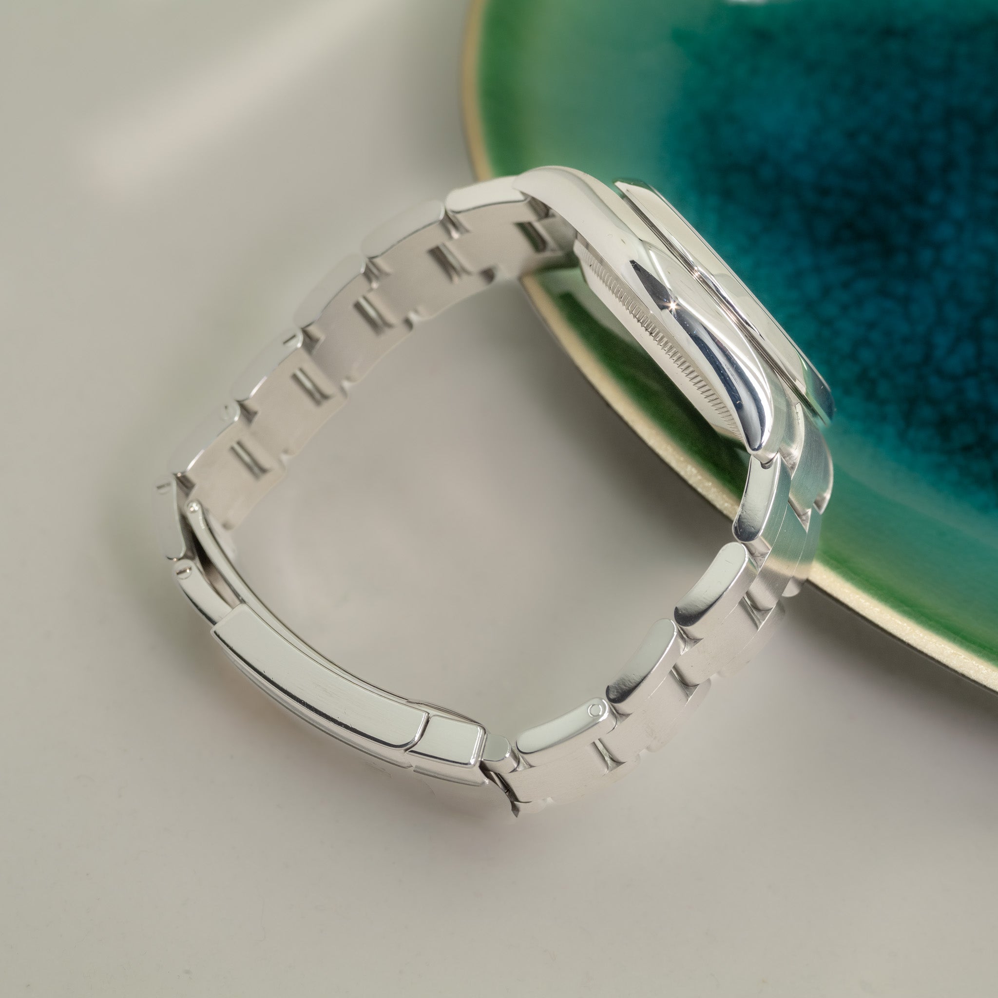 Rolex Oyster Perpetual 114200