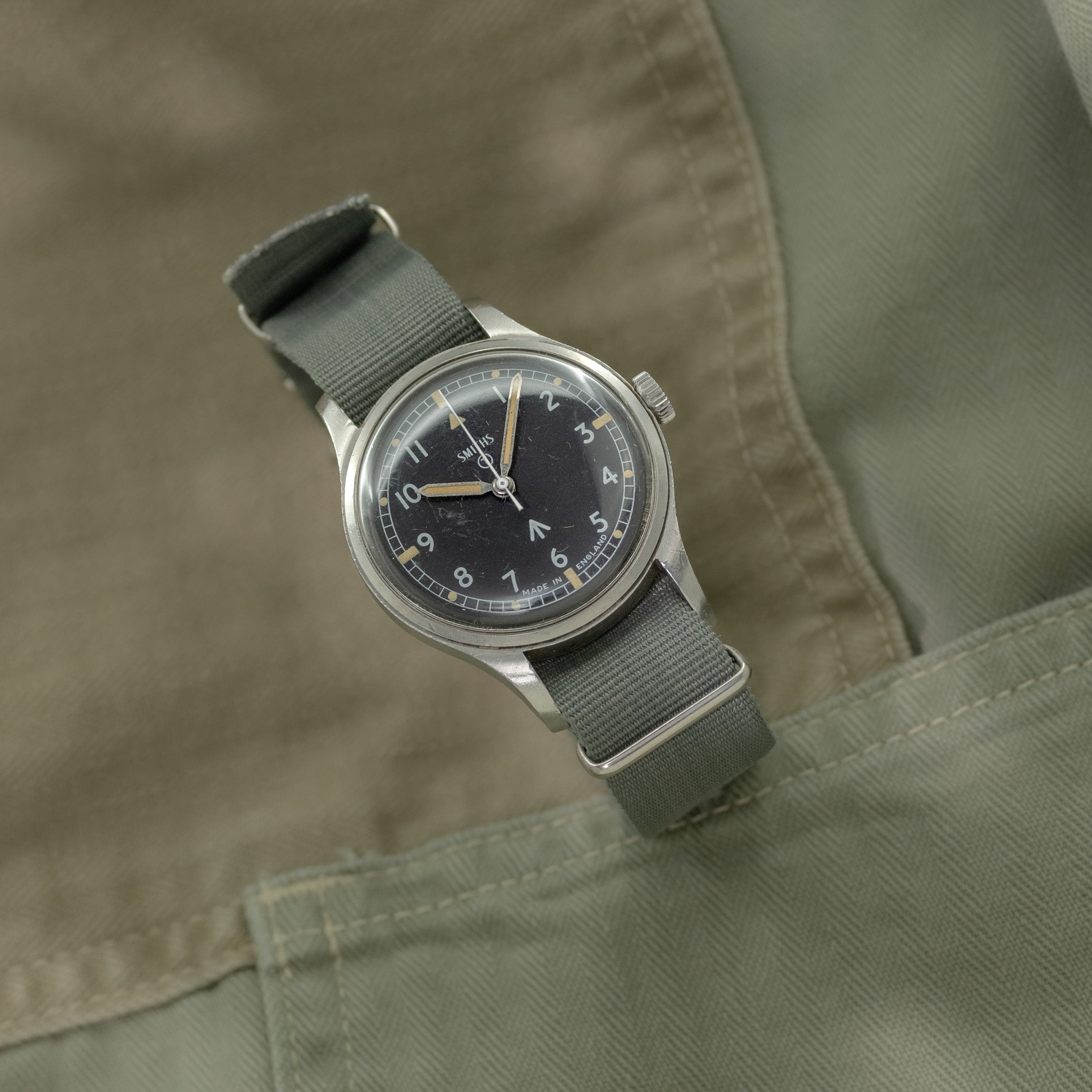 Smiths W-10 Military