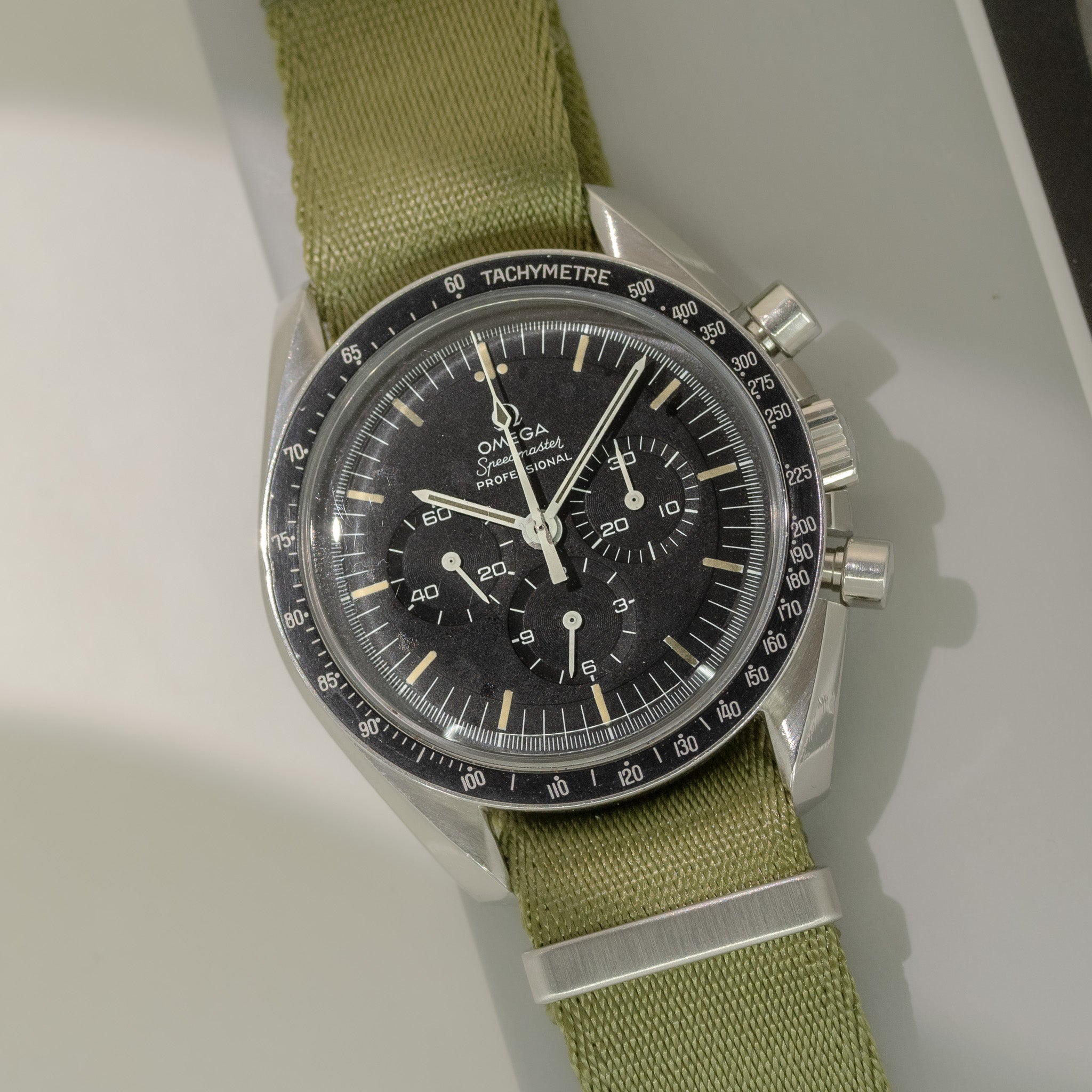Omega Speedmaster Moonwatch Straight Writing