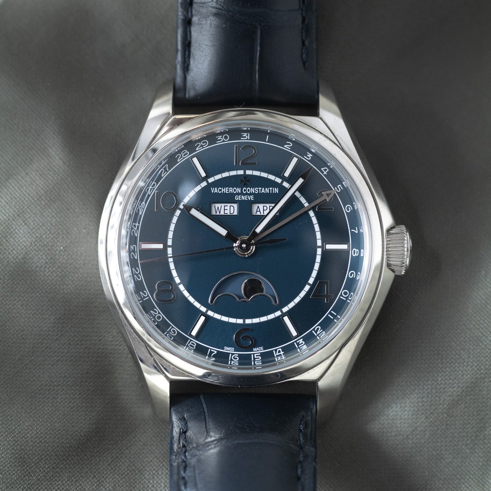 Vacheron Constantin Fiftysix Complete Calendar - lespetitshorlogers
